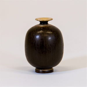 Brown miniature vase, Berndt Friberg - out of stock