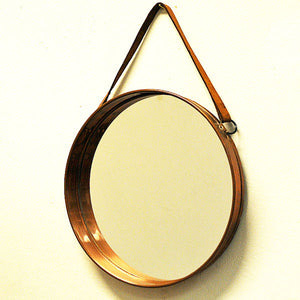Rund dekorativ spegel av kopparram 29 cmD - skandinavisk